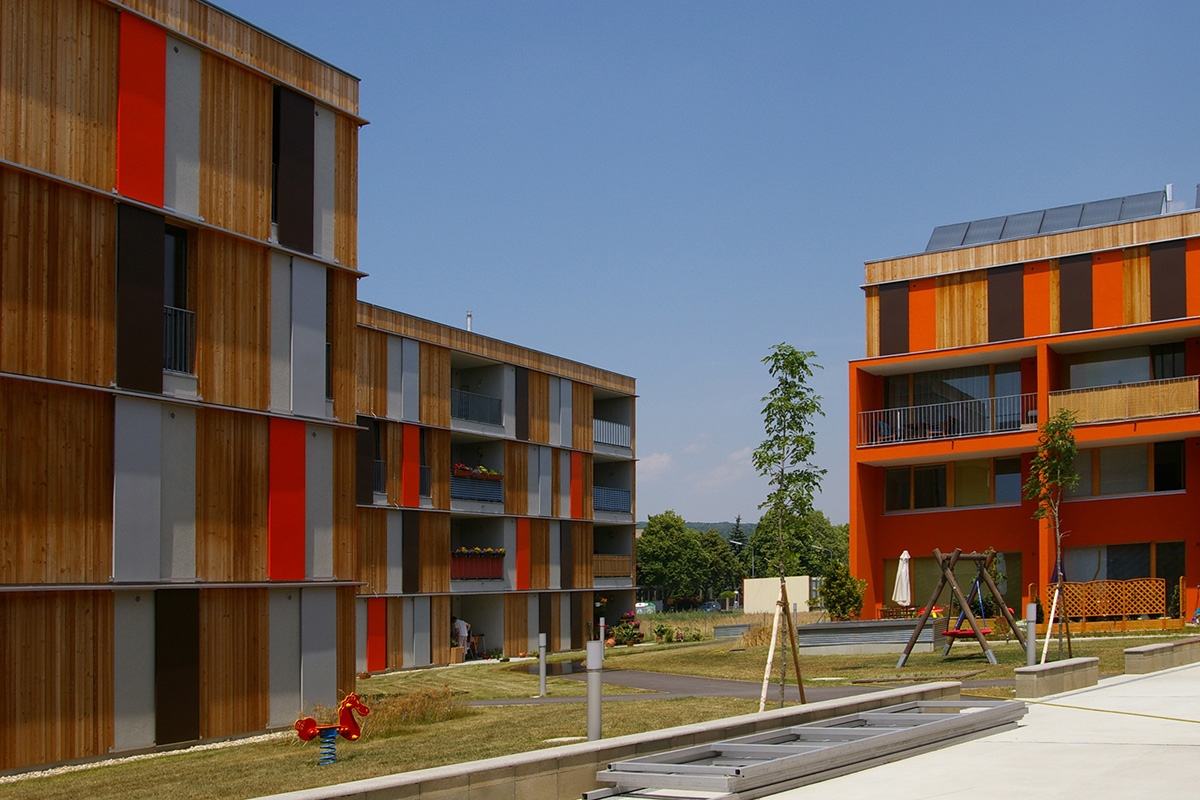  オーストリア・ウィーンの郊外にある4階建てのミュールヴェックの集合住宅（オーストリア・ウィーン、2006年、Hermann Kaufmann）（写真：網野 禎昭）