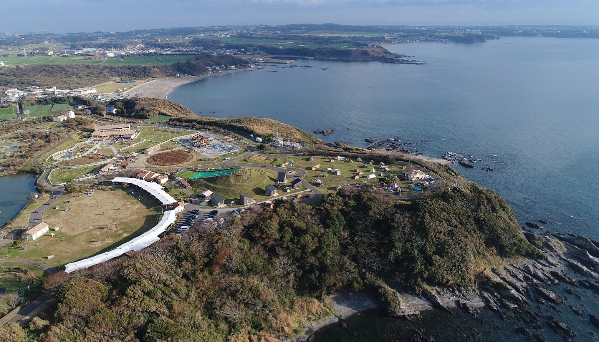「長井海の手公園（ソレイユの丘）」の全景（写真：横須賀市）
