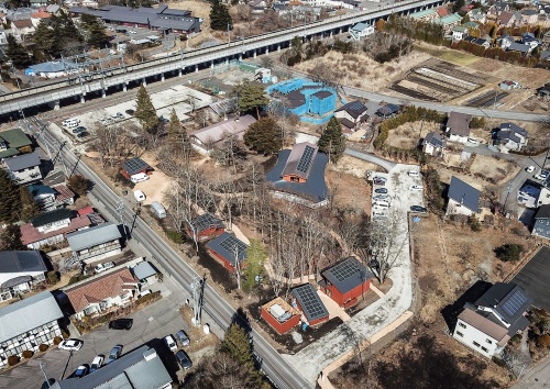 Karuizawa Commongroundsの全体像(写真:Klein Dytham architecture)