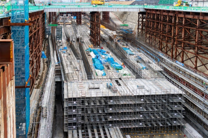 地上部の桟橋から見る神奈川県駅(仮称)(写真:大上祐史)
