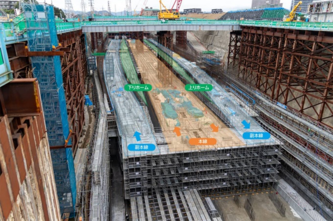 地上部から見た神奈川県駅。上り下りとも、本線と副本線を備える(写真:大上祐史)