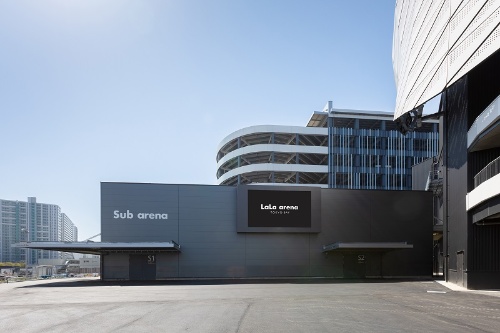 約720m<sup>2</sup>のサブアリーナも整備(写真:三井不動産、MIXI)