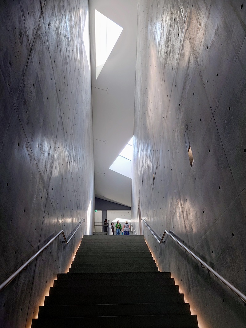 【レア】地中美術館　図録　直島　アート　安藤忠雄　建築　モネ レア】地中美術館 図録 直島 アート 安藤忠雄 建築 モネ
