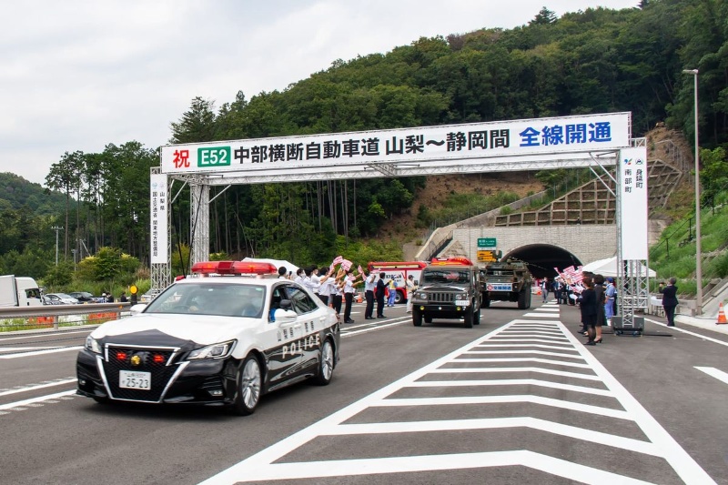 中部横断道の山梨 静岡間 困難を乗り越え全線開通 日経クロステック Xtech 中部横断道の山梨 静岡間 困難を乗り越え全線開通 日経クロステック Xtech