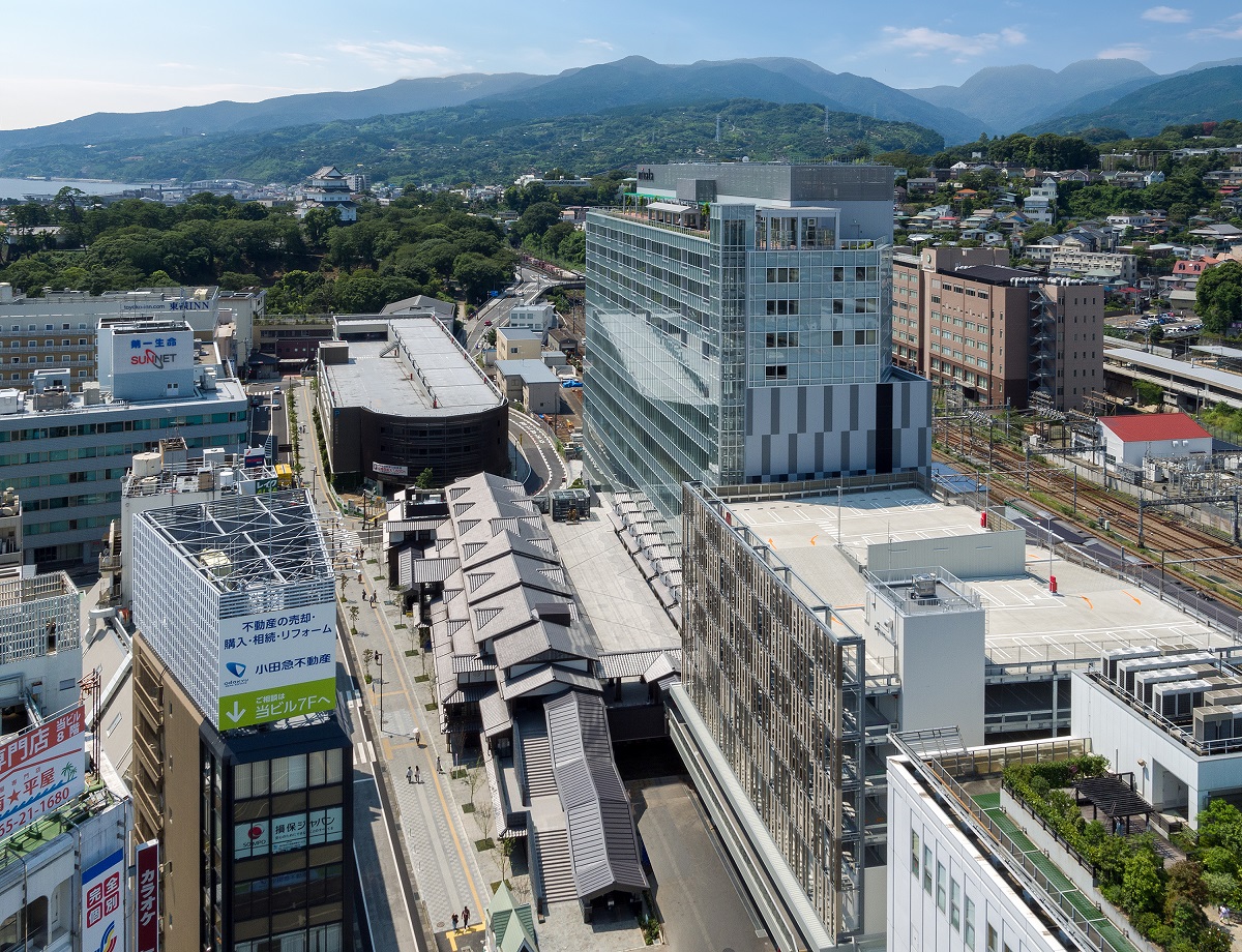 新幹線駅直結の ミナカ小田原 が開業 宿場町を模した商業施設で集客 日経クロステック Xtech