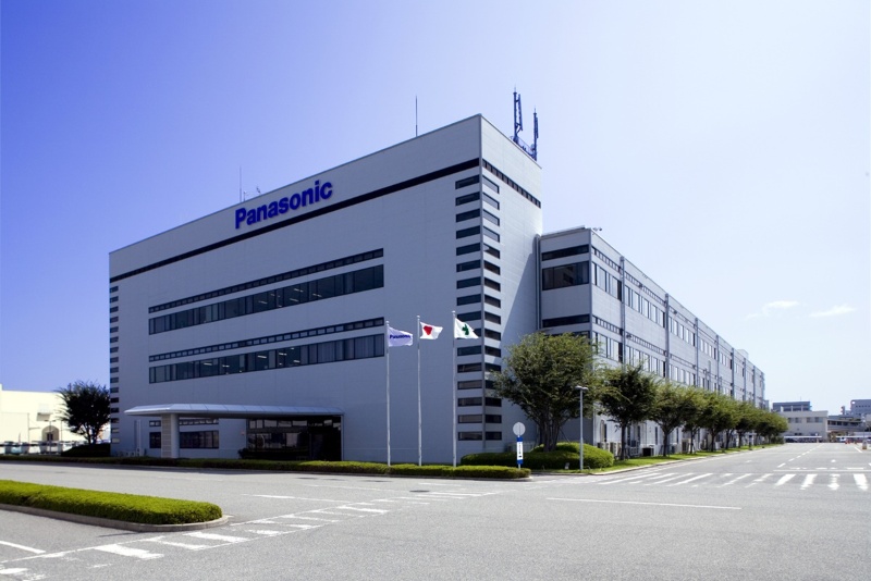 レッツノート はこうして造られる 協働ロボで生産効率2割アップ目指すパナ神戸工場 日経クロステック Xtech