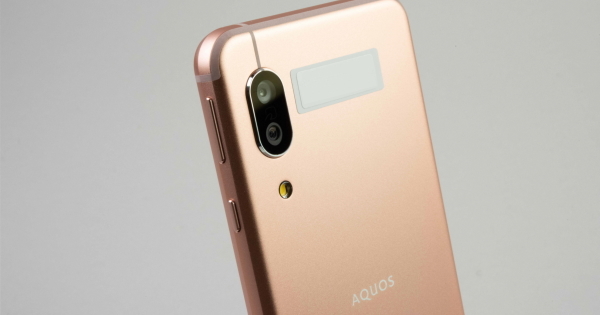 6.4インチで141グラムの大画面軽量スマホ、「AQUOS zero2」徹底
