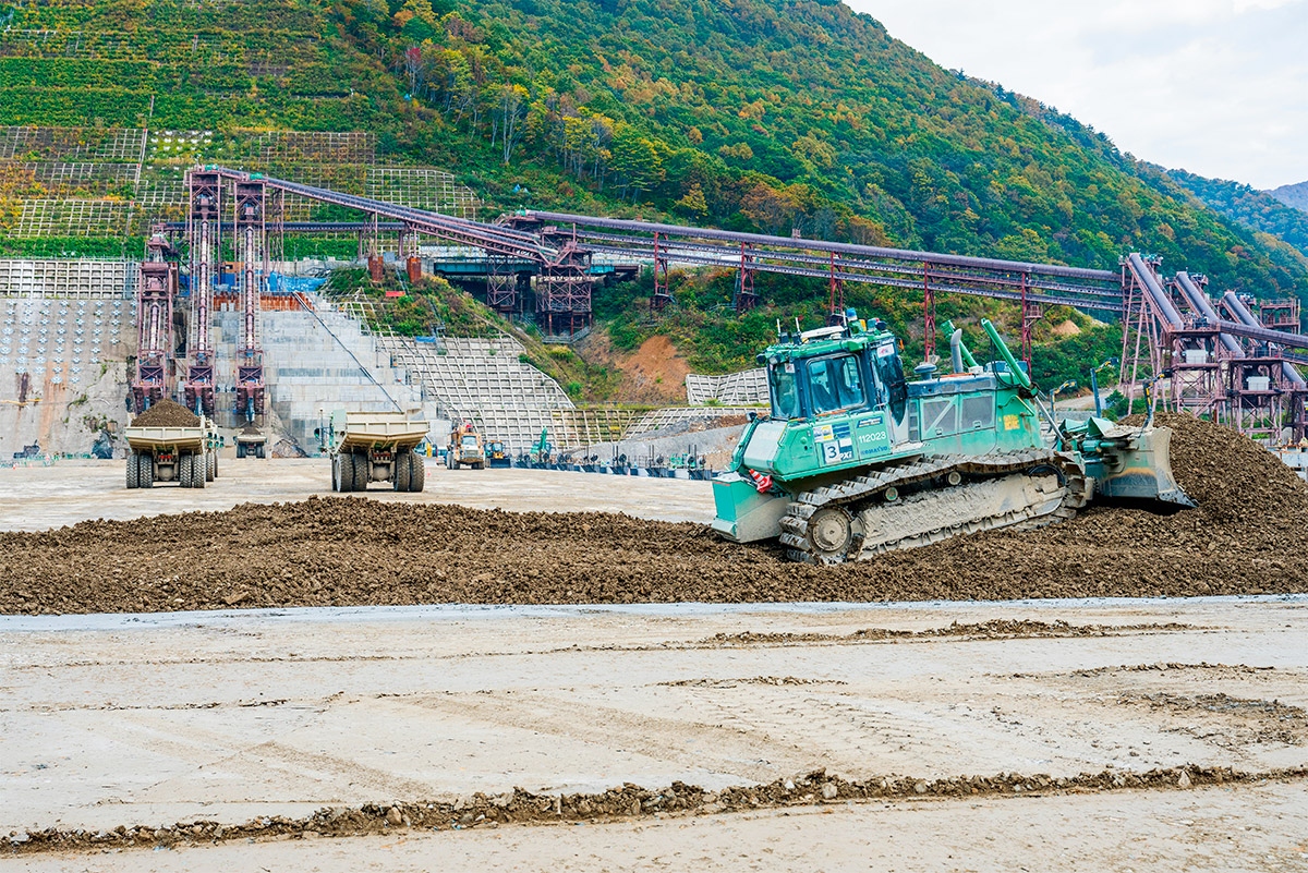 Q．鹿島が成瀬ダムの現場を工場化、堤体打設の自動化率は何割