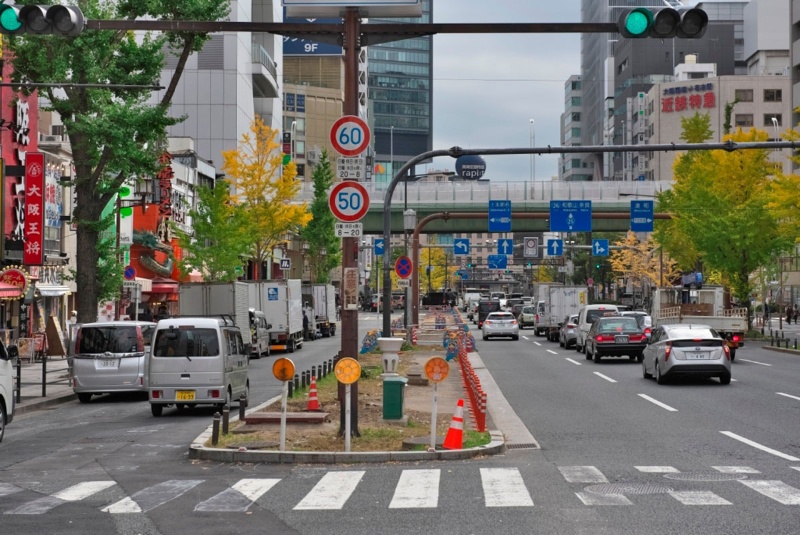 Q 大阪 御堂筋の側道を封鎖して何にした 日経クロステック Xtech Q 大阪 御堂筋の側道を封鎖して何にした 日経クロステック Xtech