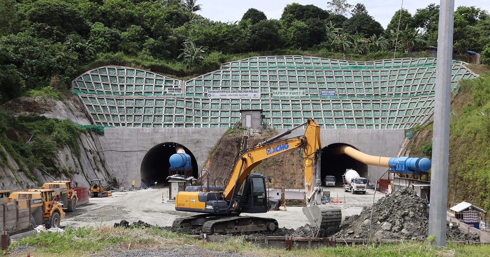 Q．フィリピン初の本格山岳トンネル、工事のカギを握るのは何？ | 日経