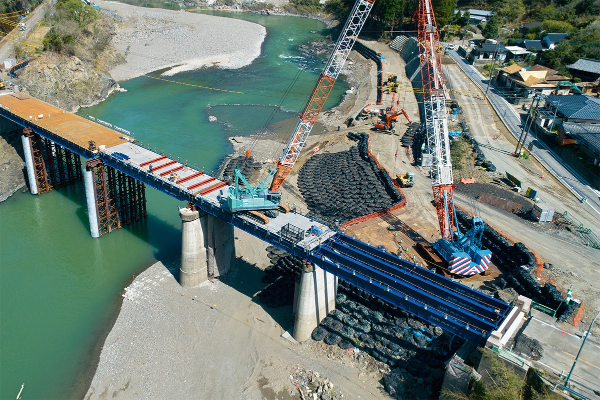 Q. 氾濫した球磨川に仮橋を早期架設、難題だったことは何？ | 日経