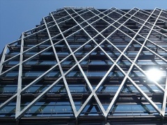 q 隈研吾氏の設計で英国に開業した美術館 建物デザインのモチーフは 日経クロステック Xtech