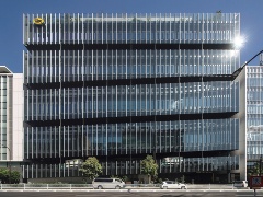 車路が巻き付くガラス建築 日経クロステック Xtech 車路が巻き付くガラス建築 日経クロステック Xtech