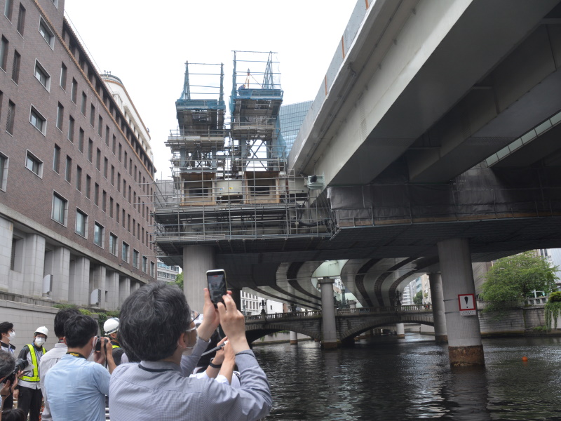 1位は「首都高地下化で見え始めた青空、『地下鉄1両分の重さ』の橋桁一括撤去」