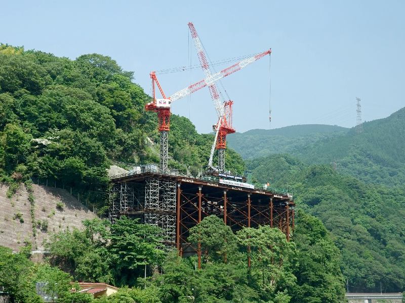 鹿島 大成jvの新東名工事で死亡事故 労災防止の看板撤去中に転落 日経クロステック Xtech