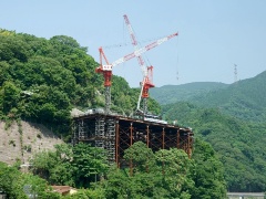 鹿島 大成jvの新東名工事で死亡事故 労災防止の看板撤去中に転落 日経クロステック Xtech