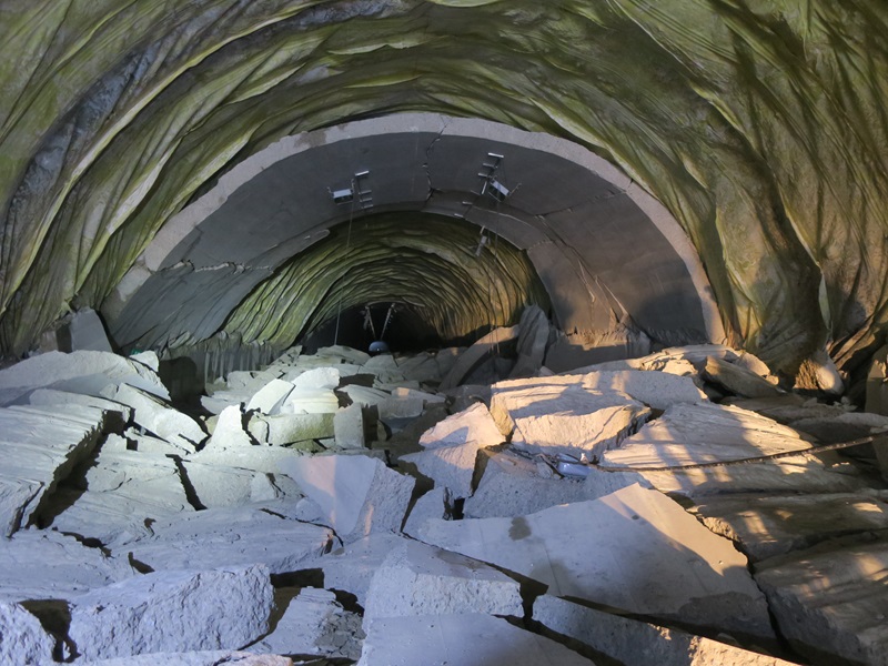 1位は「100mコンクリ崩落の大谷トンネル／清水建設、営業赤字575億円予想の衝撃」