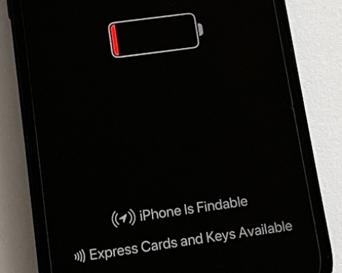 バッテリー容量不足で自動的にシャットダウンされたiPhoneの画面例