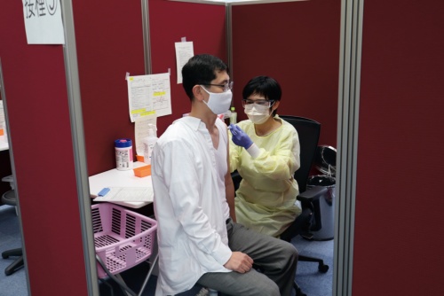 JR東日本が実施している職域接種の様子（写真提供：JR東日本）