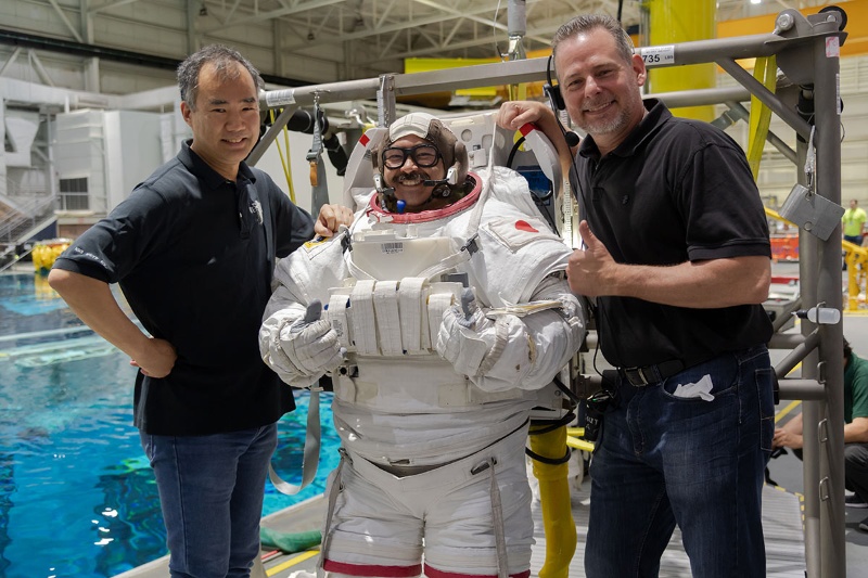 宇宙の船外活動とラグビー心拍数180での状況判断 究極のミッションに向けた訓練 日経クロステック Xtech 宇宙の船外活動とラグビー心拍数180での状況判断 究極のミッションに向けた訓練 日経クロステック Xtech