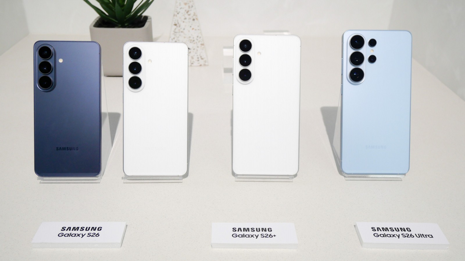 サムスン「Galaxy S22」が韓国で出足好調、久々3000万台超なるか