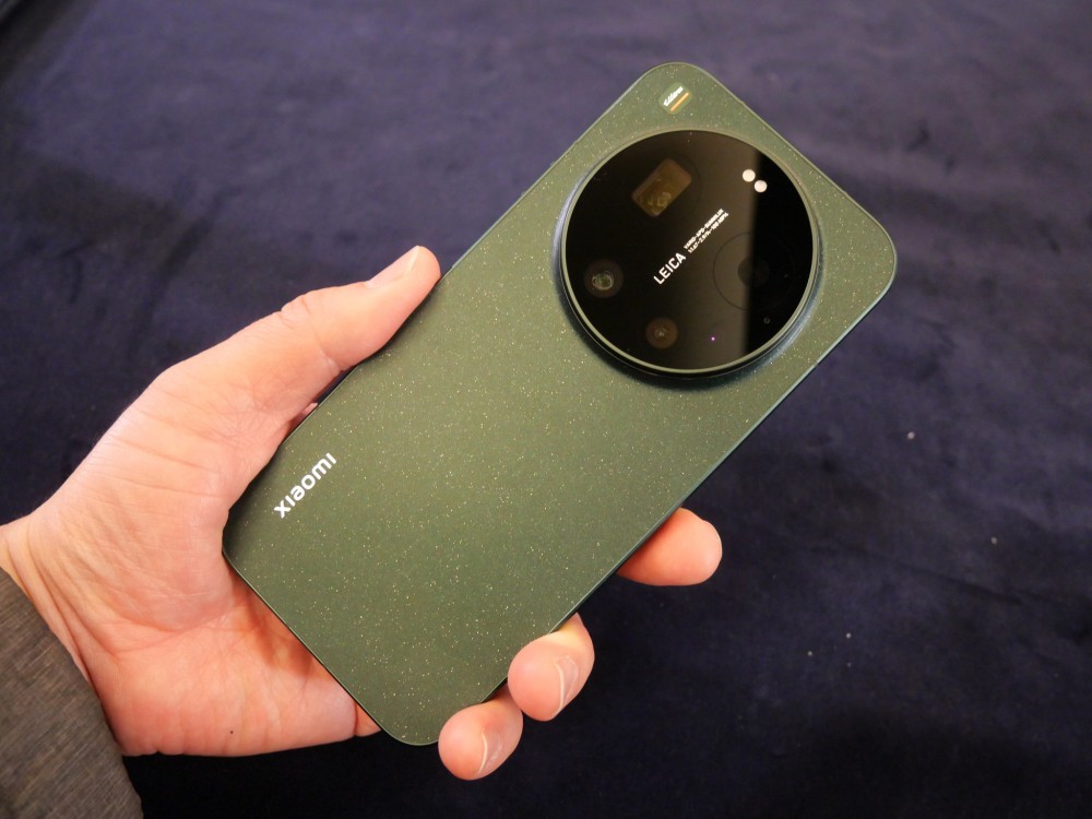 Xiaomi Leica 3眼カメラスマートフォン本体 ライカ」のスマホ、シャープではなくシャオミから登場 一体なぜなのか