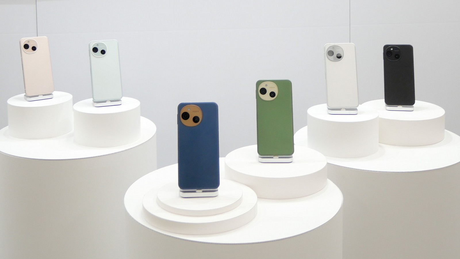 シャープがスマホのフラッグシップを見送り、モデルの選別は何をもたらすか