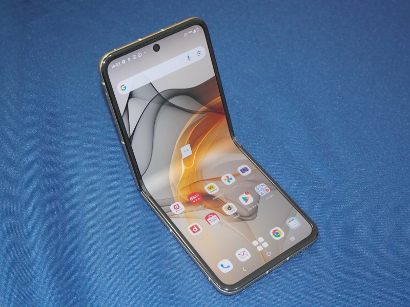 折り畳みスマホをNTTドコモから販売する「モトローラ」、躍進の裏に懸念材料も