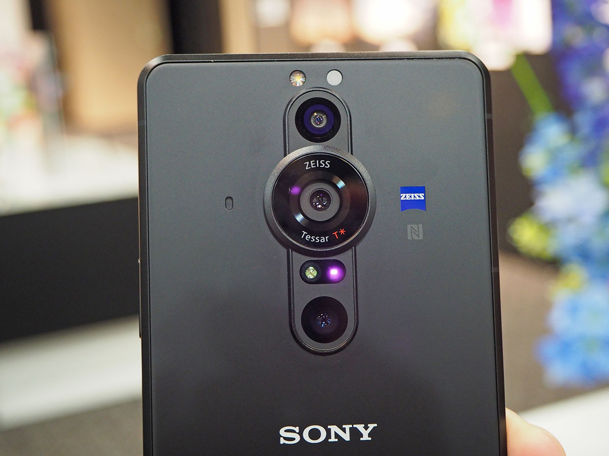 20万円超え」と「2万円台」、スマートフォンが極端に二極化した理由