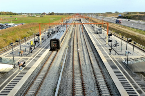コペンハーゲンと、リングステズという都市を結ぶ高速鉄道のプラットホーム（写真：武藤 聖一）