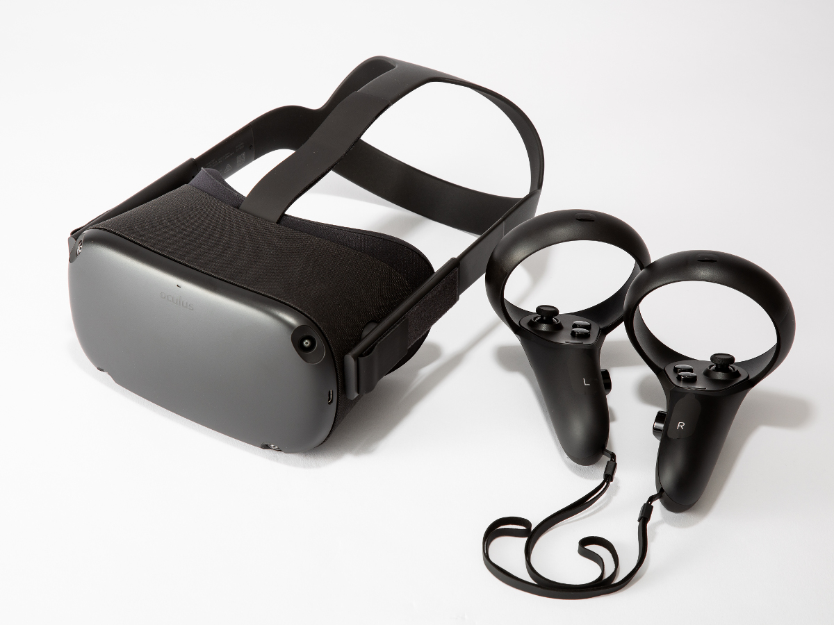 VR空間で手が使えるってすごい」、独立型VRHMD「Oculus Quest」使用