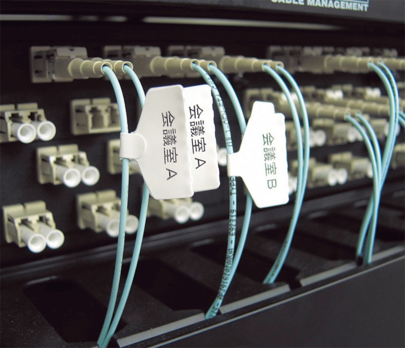 通信トラブルを防ぐケーブル整理術 簡単に 迷子 を無くす方法 日経クロステック Xtech 通信トラブルを防ぐケーブル整理術 簡単に 迷子 を無くす方法 日経クロステック Xtech