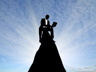 日本企業の8割が「2025年の崖」から転落すると、有識者が口をそろえる理由