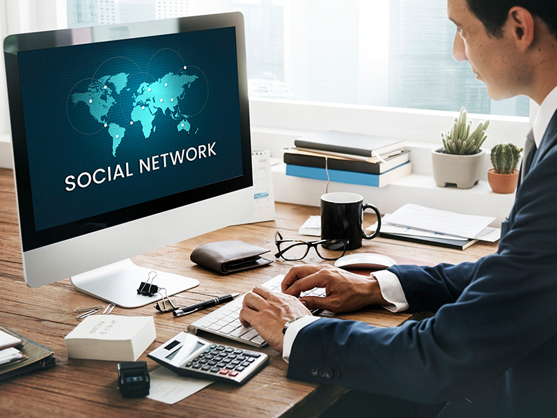 富士通退職者向けのSNSで波乱、問題視された現役経営幹部名の投稿とは