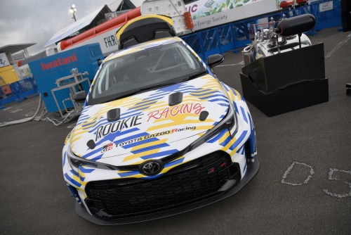 液体水素システムを搭載した「水素エンジンカローラ」