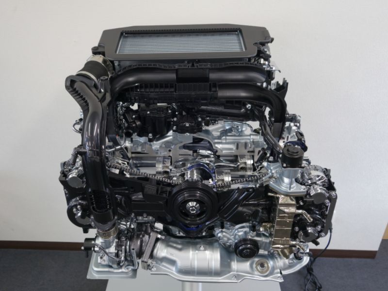 スバルが執念のリーンバーンエンジン、「世界初」局部成層