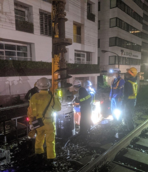 JR浜松町駅周辺での鉄道夜間工事の様子（写真：MODE）