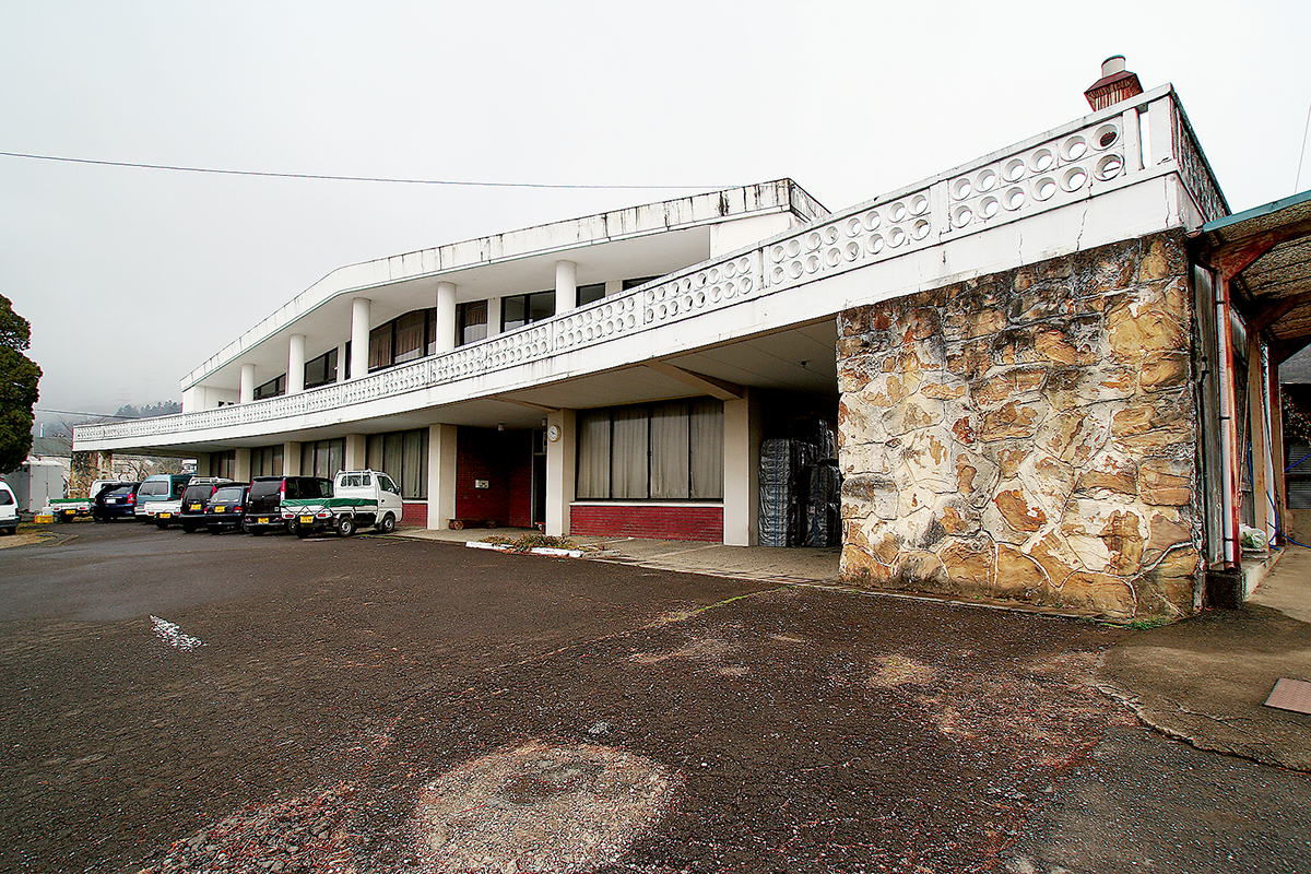 白井晟一 ─ 「違和感」を自在に操る | 日経クロステック（xTECH）