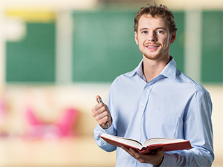 英語の上達を目指すなら毎朝15分早く出社を、お勧めの勉強法はあの試験対策だ