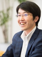 鈴木 良介(すずき・りょうすけ)