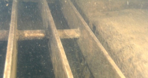 フルデプスの水中ドローンを使い、建設環境研究所が調査した沖縄県内のダム。鋼製フィルター部の健全性などを確認した。内閣府沖縄総合事務局の北部ダム統合管理事務所が発注した（写真：フルデプス）
