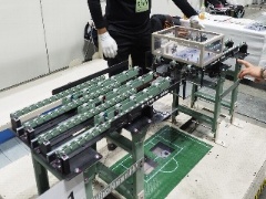 手間いらずの安全機構を3つも盛り込んだコベルコ建機のからくり台車 日経クロステック Xtech 手間いらずの安全機構を3つも盛り込んだコベルコ建機のからくり台車 日経クロステック Xtech