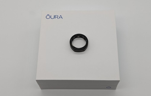Oura Ring本体と箱