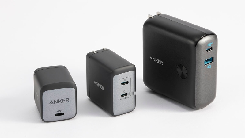 旅行や出張に便利なankerの充電器3種 出力や大きさの違いで使い分けよう 日経クロステック Xtech 旅行や出張に便利なankerの充電器3種 出力や大きさの違いで使い分けよう 日経クロステック Xtech