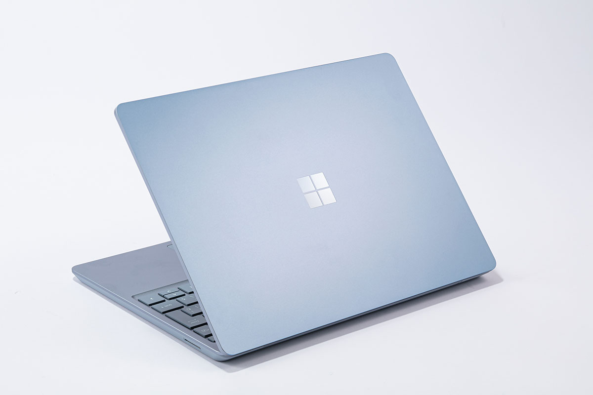 12.4型モバイルノート「Surface Laptop Go」は在宅勤務で使えるか