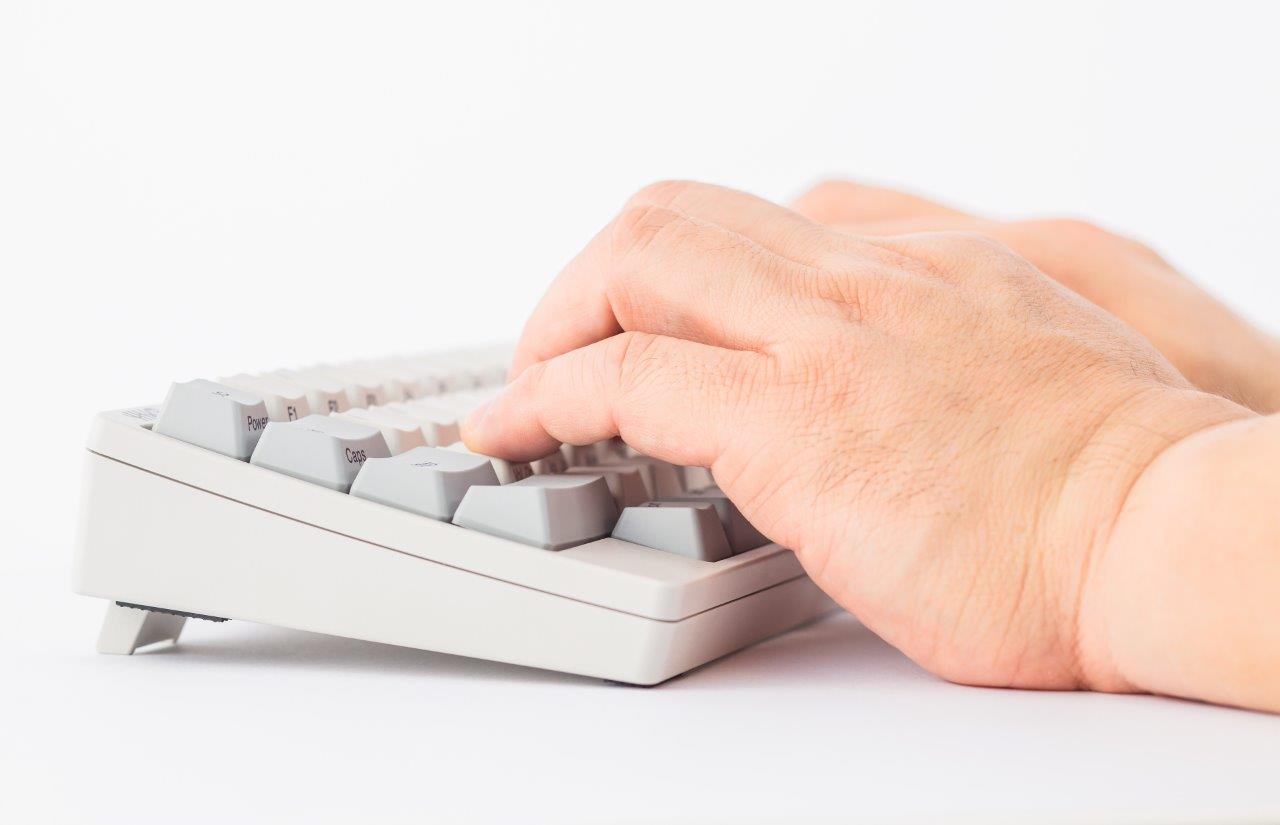 PFUの名作キーボード「HHKB」が有線・無線両用に、家と外で使い