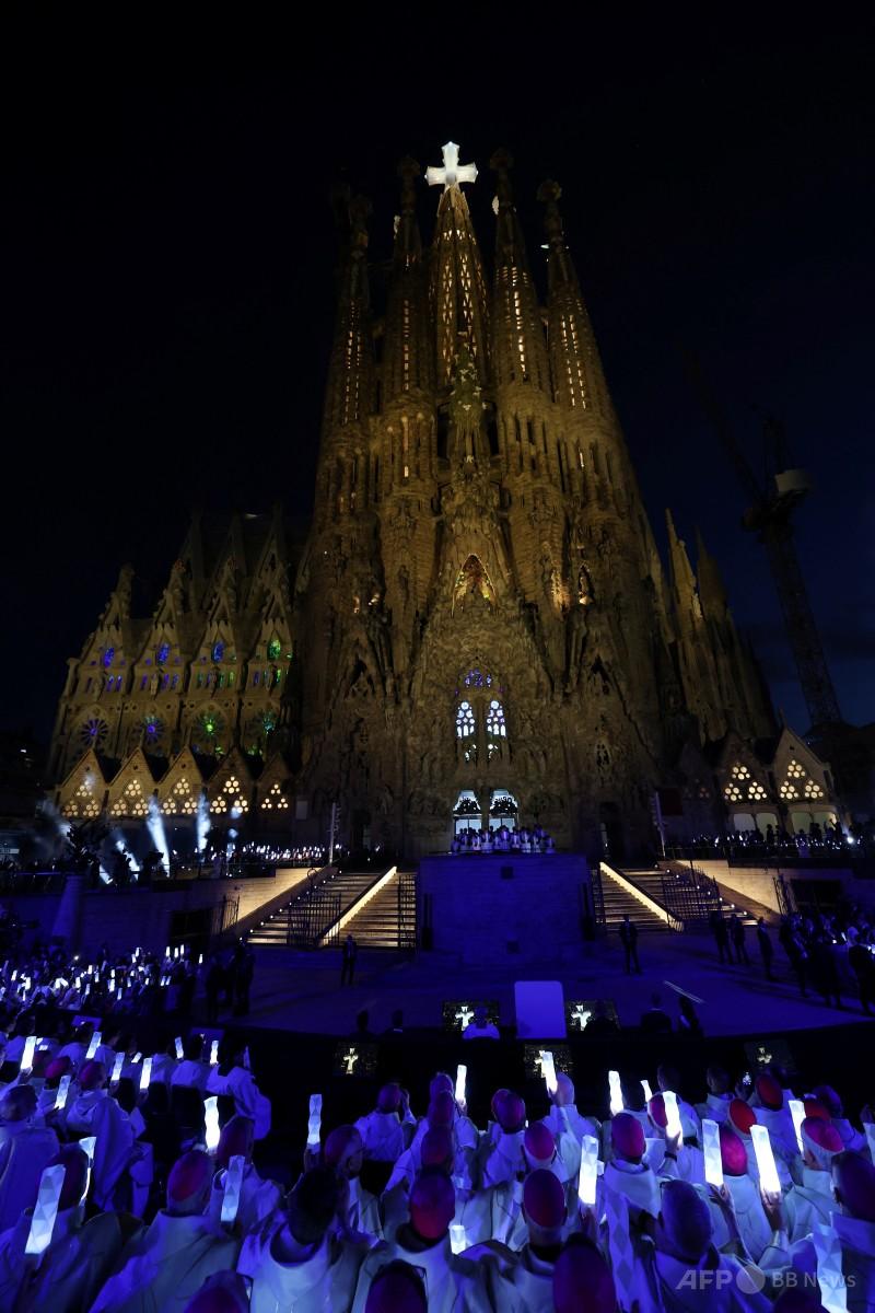 サグラダ・ファミリア 「イエスの塔」完成 ローマ教皇、記念のミサ