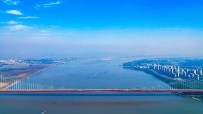 世界最大級の4主ケーブル吊橋・燕磯長江大橋が完成