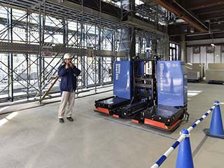 疲れ知らずの建設ロボなら「シフト」自在、24時間勤務も予定