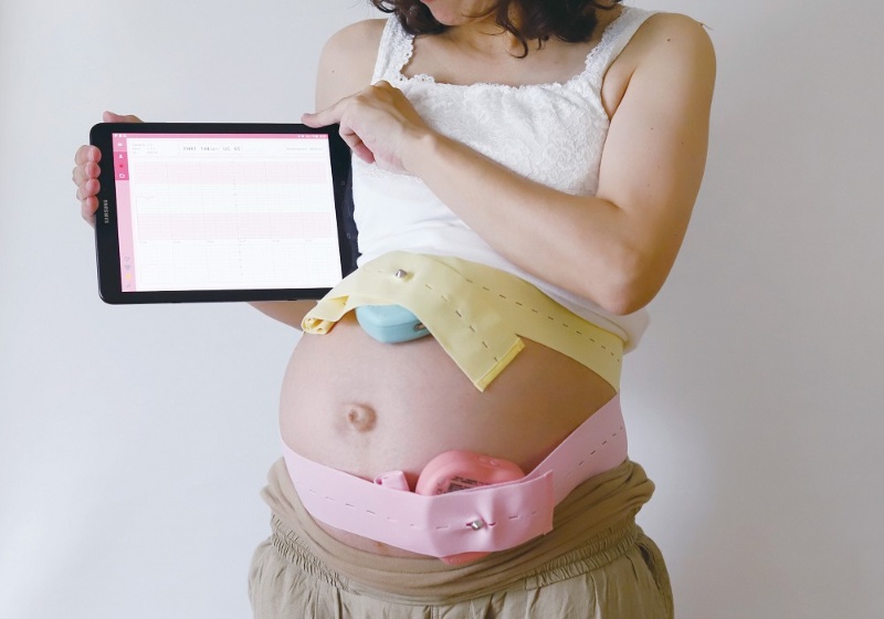 妊婦の不安を和らげる ベビーテック 胎児の状態が自宅でわかる時代が来た 日経クロステック Xtech 妊婦の不安を和らげる ベビーテック 胎児の状態が自宅でわかる時代が来た 日経クロステック Xtech